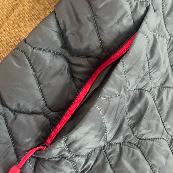 The North Face Thermoball Jacket - Picture 7 of 8